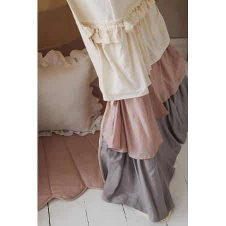 Namiot tipi z falbanami "pudrowe falbany"