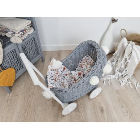 Wiklinowy Wózek dla Lalek Szary z Pomponami (pościel)