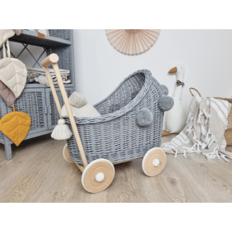 Wiklinowy Wózek dla Lalek Szary z Pomponami (pościel)