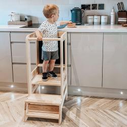 Kitchen Helper z Tablicą Drewniany Pomocnik Kuchenny dla Dziecka, Naturalny